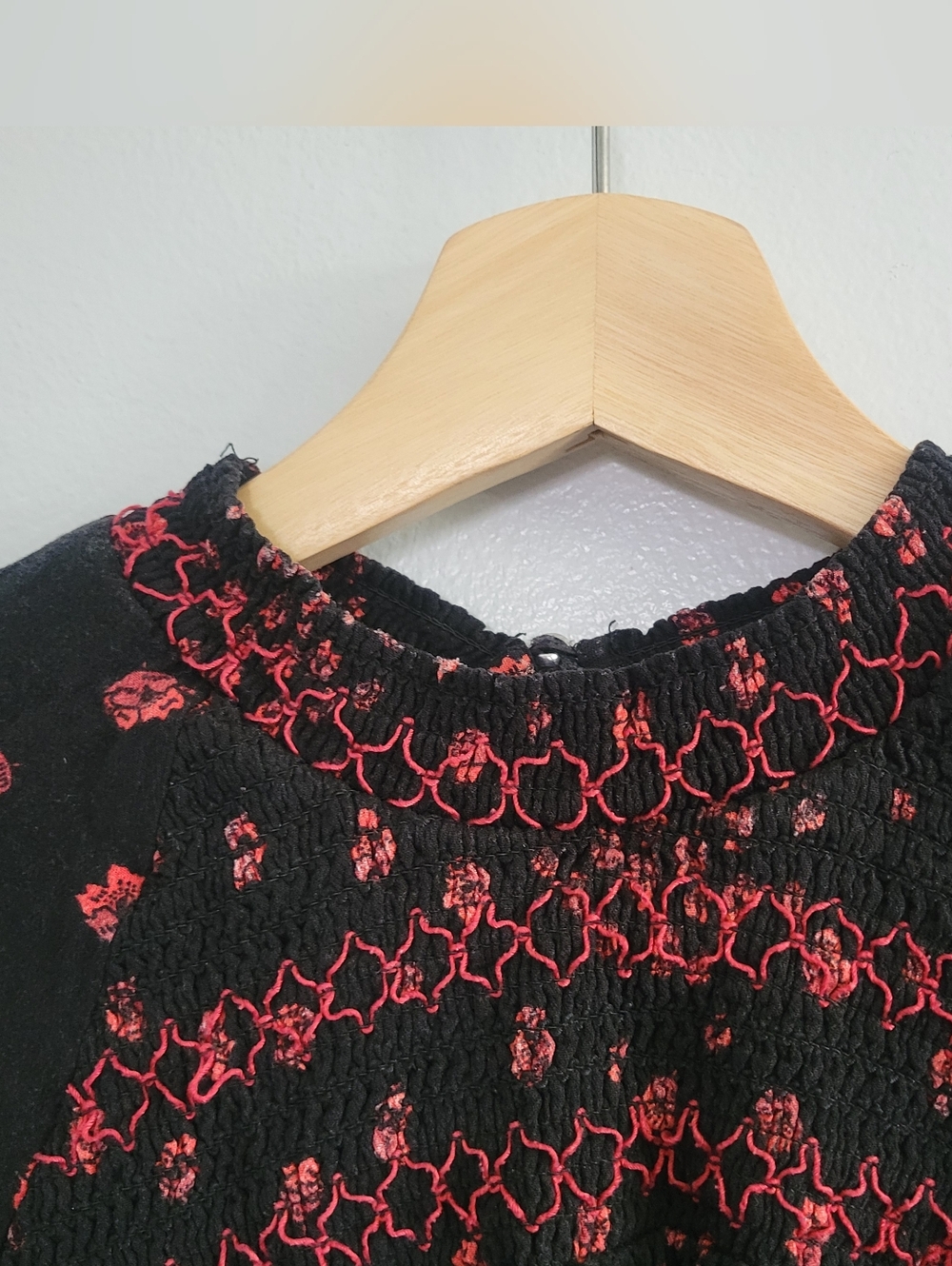 FREE PEOPLE Size XS Smocked Floral Blouse Black Red Boho Peasant Top - Picture 11 of 11